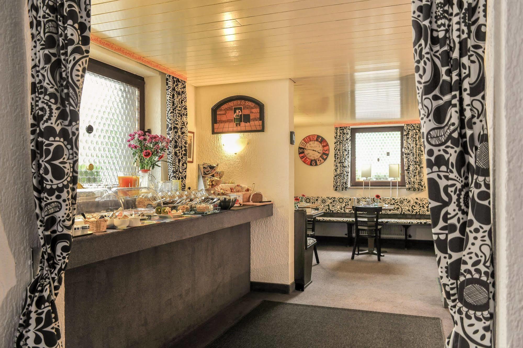 City Hotel Fellbach 24H Check-In Exterior foto